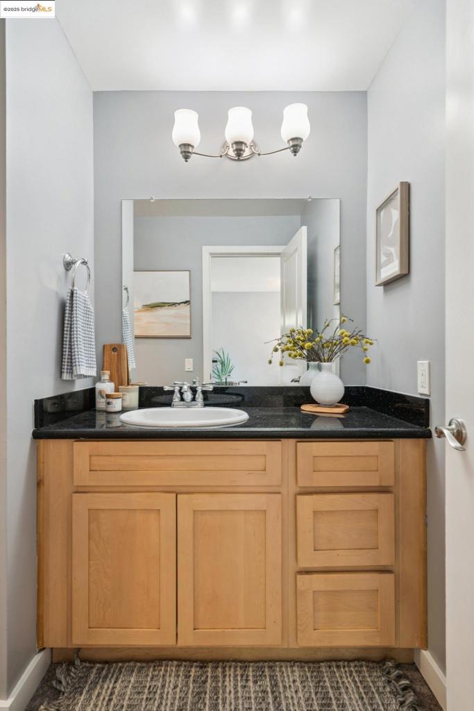 EMERYBAY MARKET - Residential