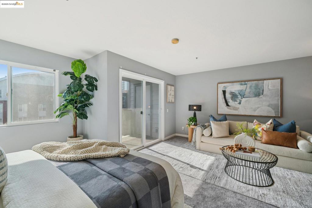 EMERYBAY MARKET - Residential