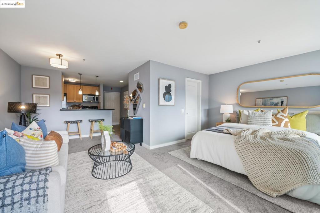 EMERYBAY MARKET - Residential