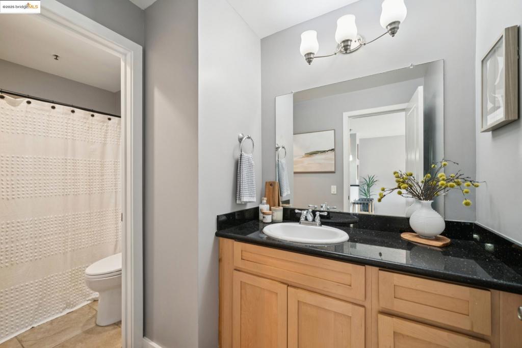 EMERYBAY MARKET - Residential