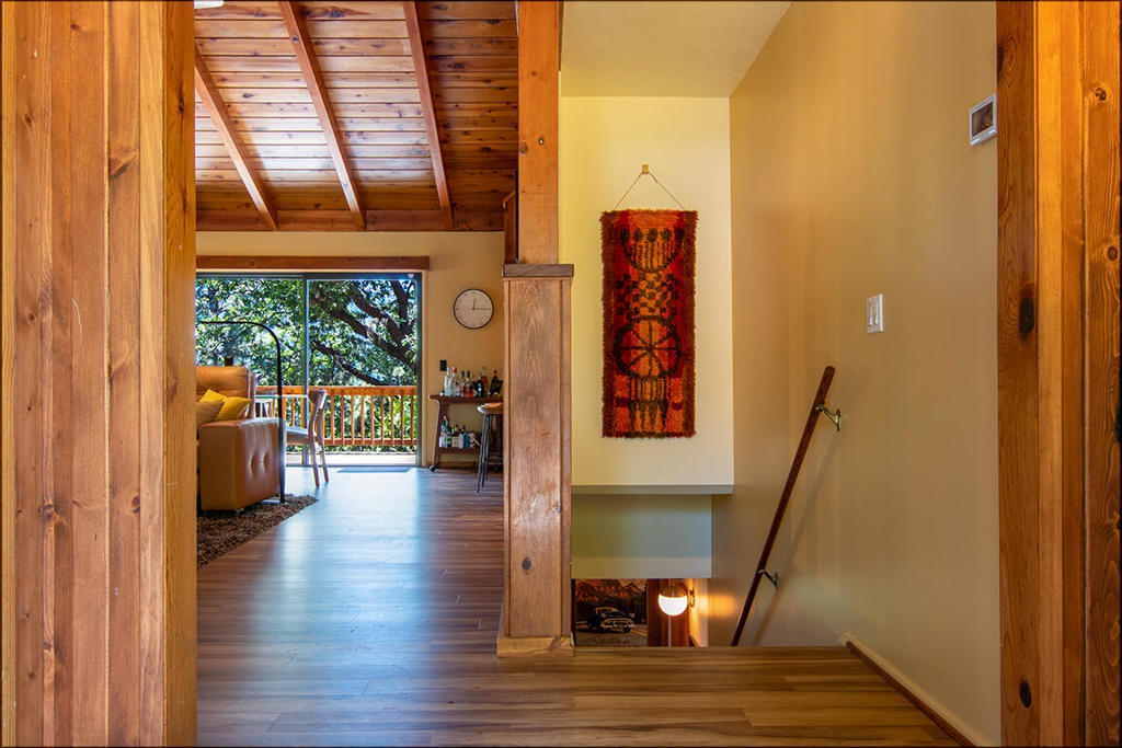 25284 Lakeview Drive