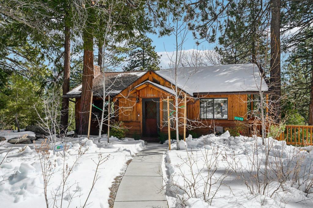 25284 Lakeview Drive