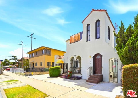 Photo of 2025 3rd Avenue, Los Angeles, CA 90018 (MLS # 26848141)