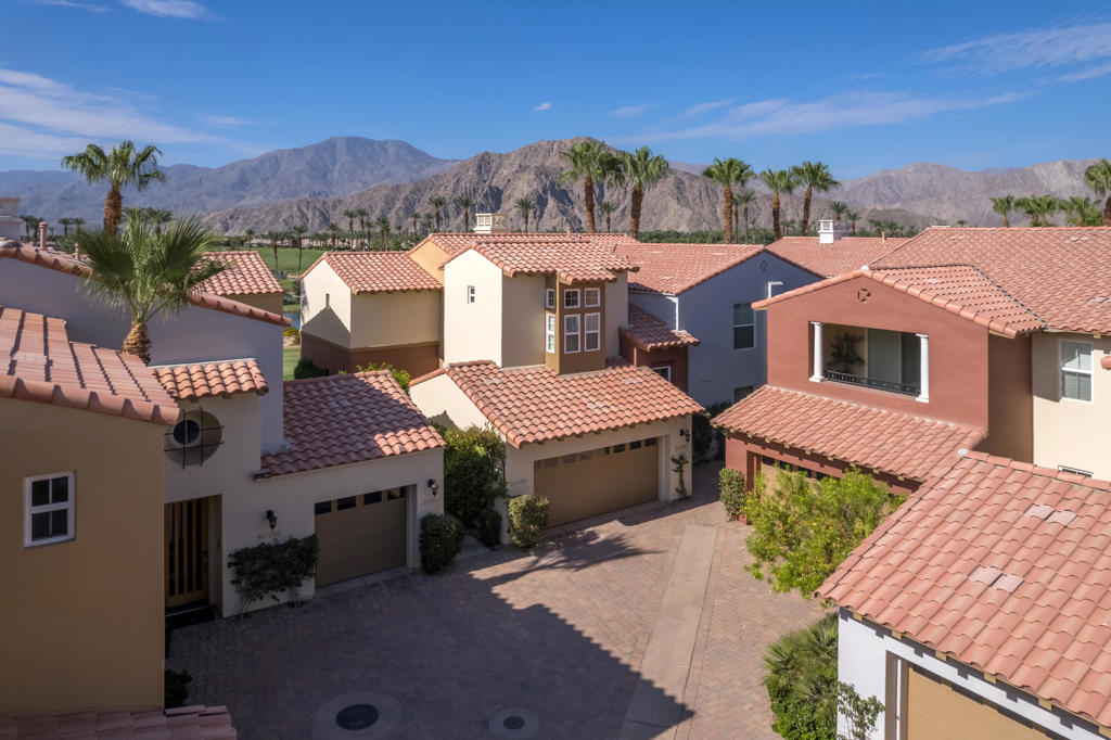 Mountain View CC - Residential Lease