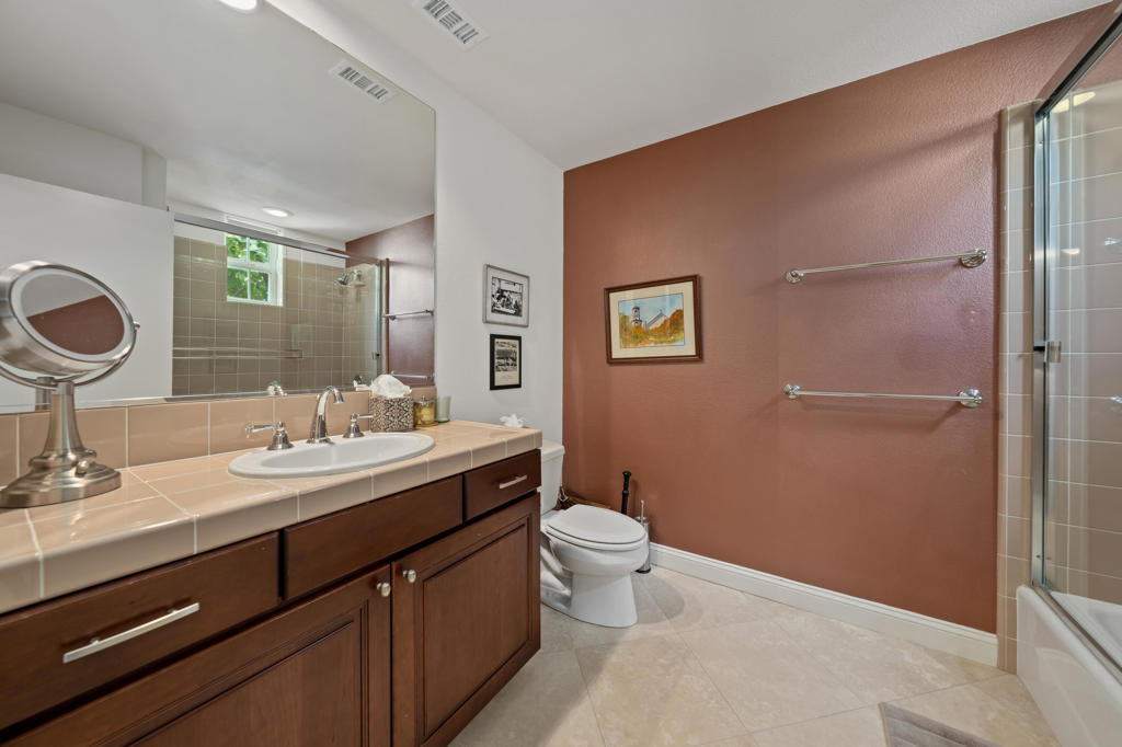 Mountain View CC - Residential Lease