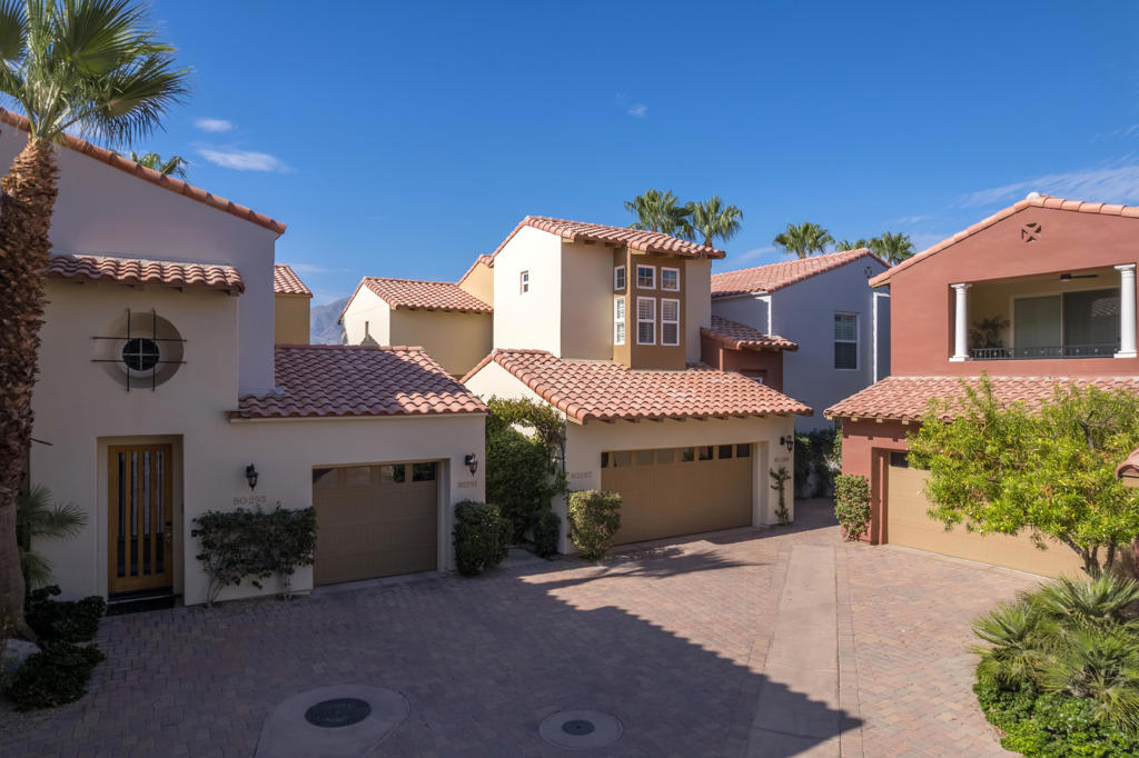 Mountain View CC - Residential Lease