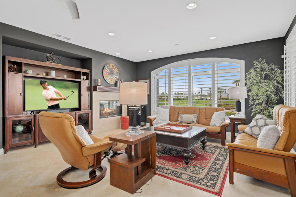 Mountain View CC - Residential Lease