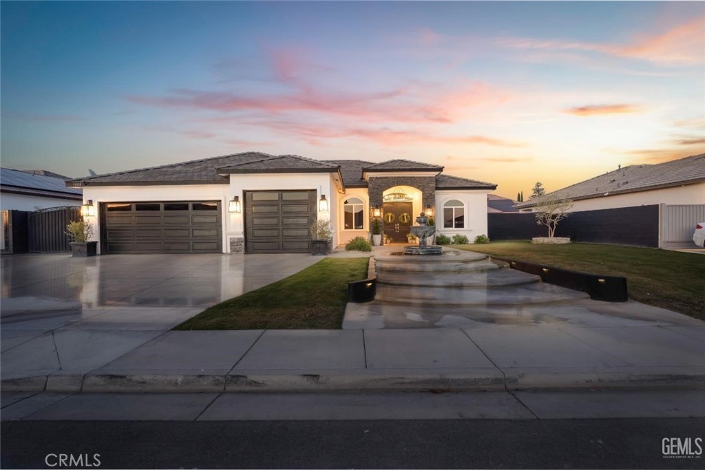 Photo 1 of 38 — 1008 Eckmann, Shafter, CA 93263