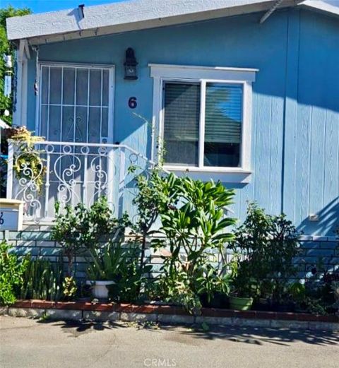 Photo of 6545 Wilbur AVE #6, Reseda, CA 91335 (MLS # SR26091293)