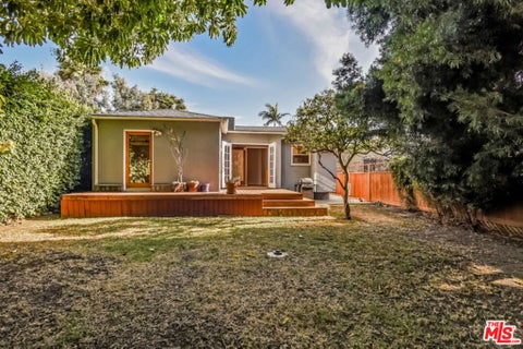 Photo of 801 Brooks Avenue, Venice, CA 90291 (MLS # 26859469)