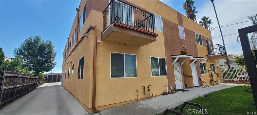 Beautiful recently renovated one story apartment featuring 3 bedrooms and 2 baths. This unit is on level 1.
This building is gated for safety. There is a community laundry room in the rear of the building as well as 2 parking spots dedicated to the unit. NO pets allowed.