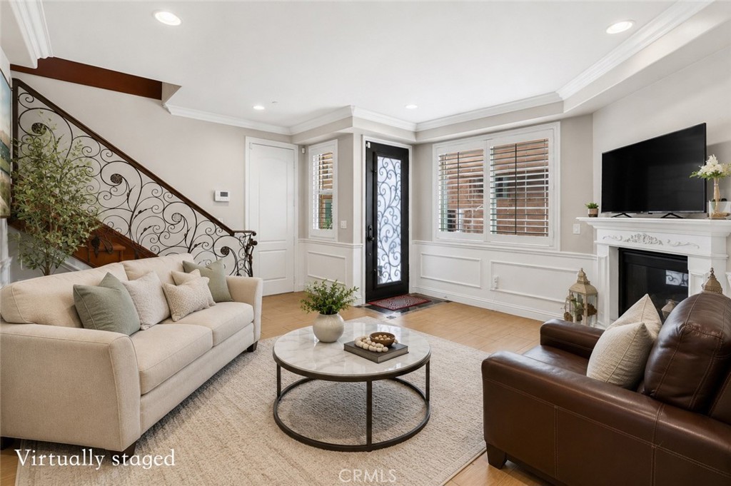 4437 Ellis Lane