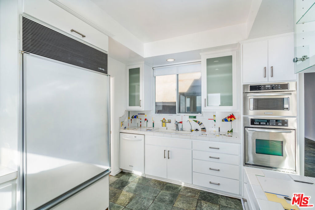 OCEAN STRAND - Residential