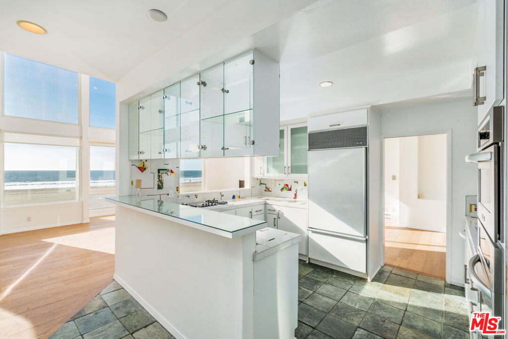 3711 Ocean Front 3