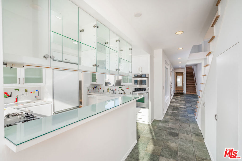 OCEAN STRAND - Residential