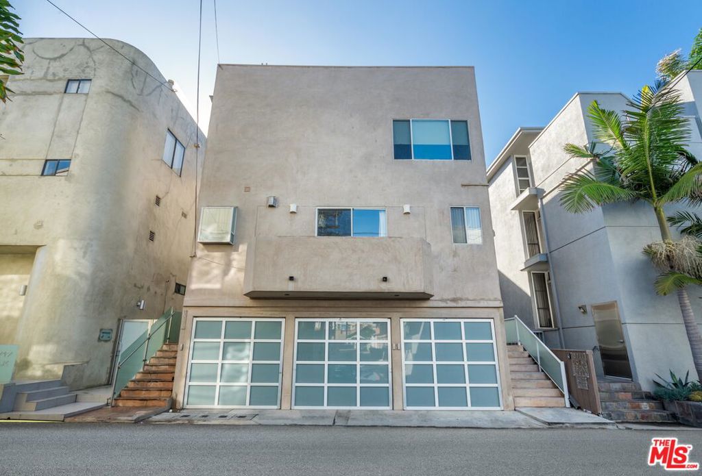 OCEAN STRAND - Residential