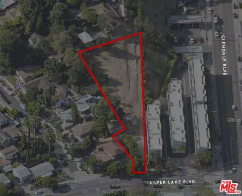 Photo of 2389 Silverlake Blvd, Los Angeles, CA 90039 (MLS # 25545819)
