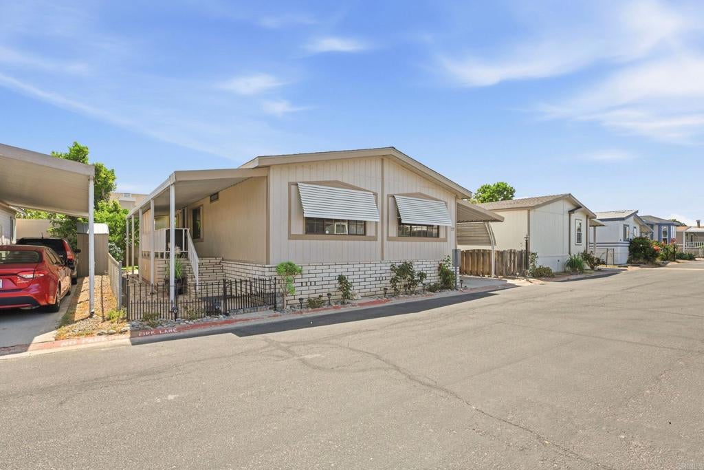 4616 N River Road 27