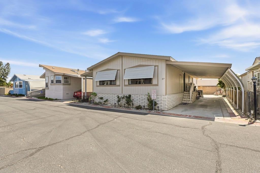 4616 N River Road 27