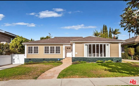 Photo of 9509 Cresta Drive, Los Angeles, CA 90035 (MLS # 26964807)