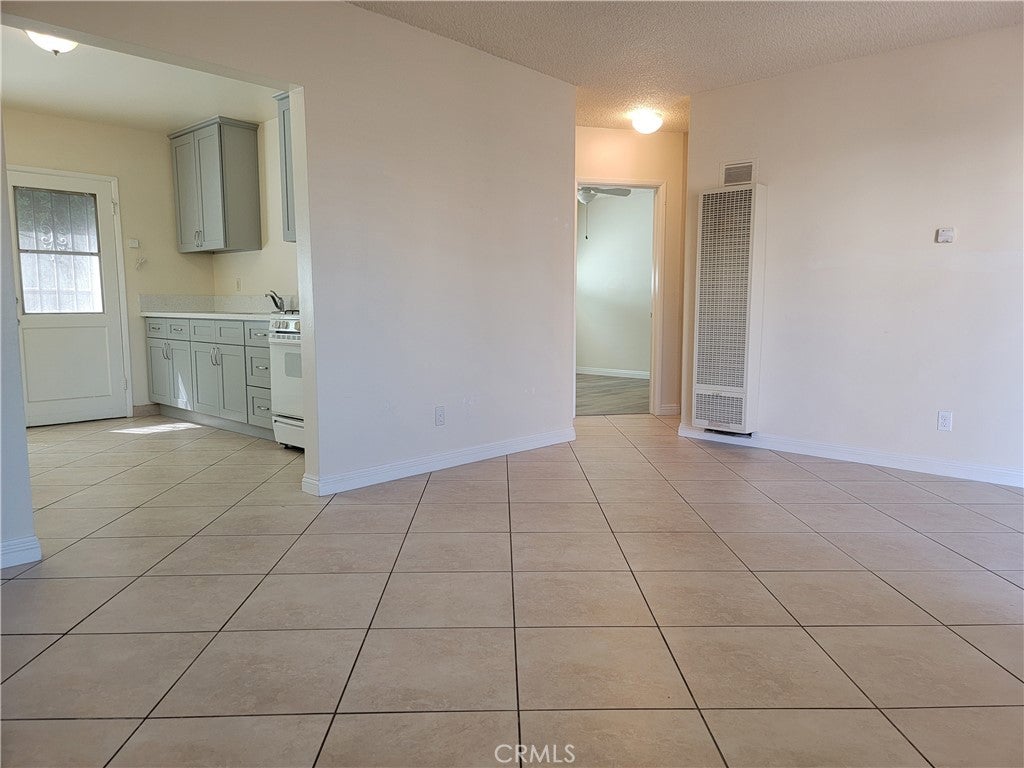 1116 W Duarte B