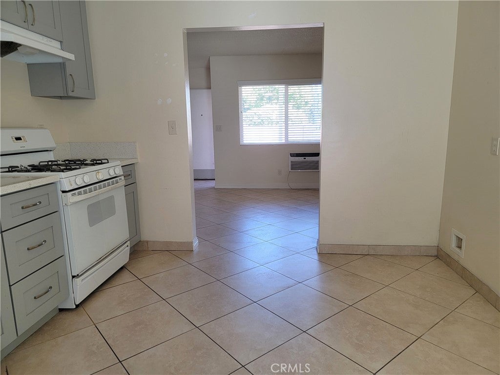1116 W Duarte B