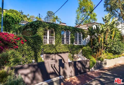 Photo of 2806 Nichols Canyon Road, Los Angeles, CA 90046 (MLS # 26866329)