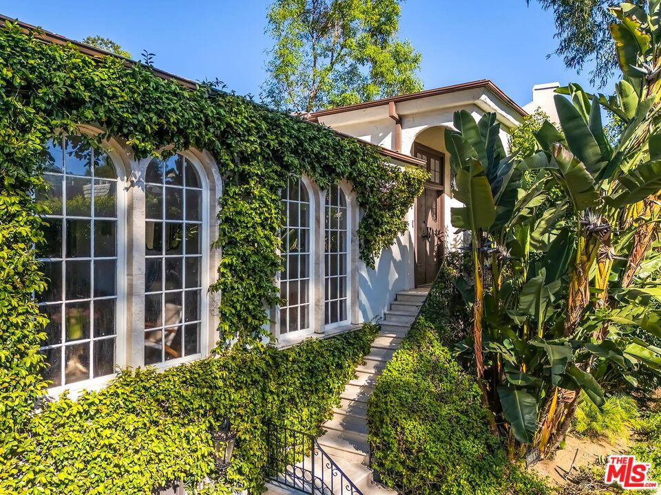 2806 Nichols Canyon Road