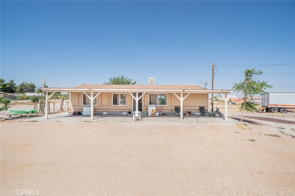 Welcome to the High Desert. This property is located on a paved road and not far away from the 15FWY and shopping centers.
This 1,152 manufactured house on a permanent foundation has 3 bed and 2 bath on 2.28 acres.