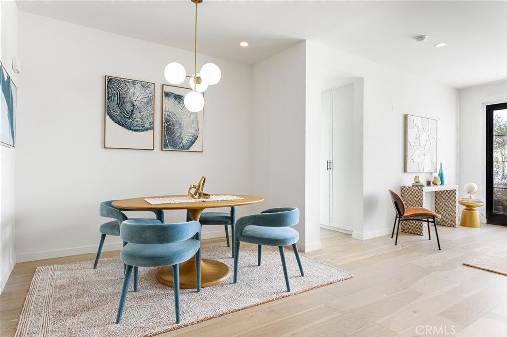 Photo of 1333 S Orange Grove Avenue #211, Los Angeles, CA 90019 (MLS # PF25281326)