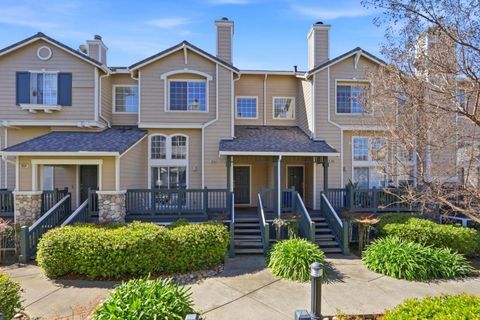 Photo of 1856 Elk Grove, San Jose, CA 95131 (MLS # ML82040908)