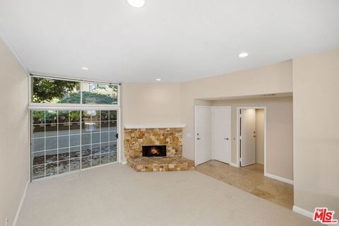 Tiny photo for 1732 Palisades Drive, Pacific Palisades, CA 90272 (MLS # 25615585)