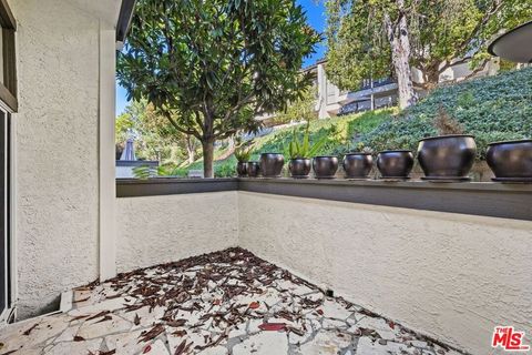 Tiny photo for 1732 Palisades Drive, Pacific Palisades, CA 90272 (MLS # 25615585)