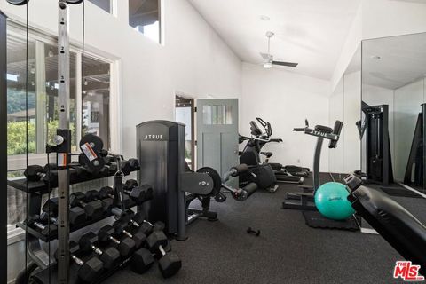 Tiny photo for 1732 Palisades Drive, Pacific Palisades, CA 90272 (MLS # 25615585)