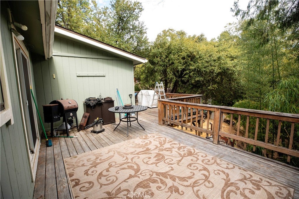 21871 Fallview