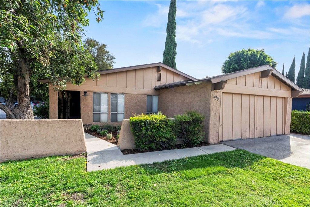 Photo of 18900 Ledan Street, Northridge, CA 91324 (MLS # SR25182897)
