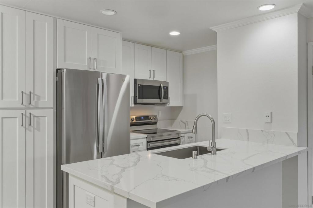 9229 Village Glen Dr 136