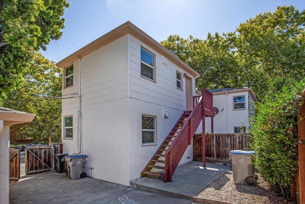 909 Myrtle Street