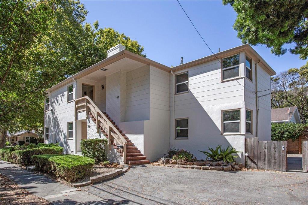 909 Myrtle Street
