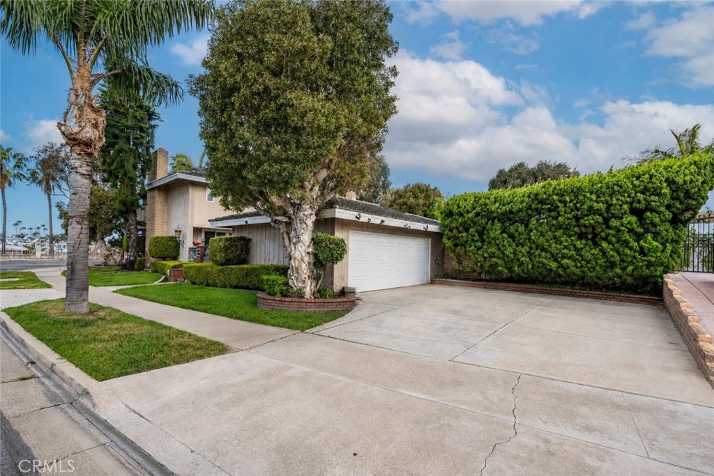 17188 Edgewater