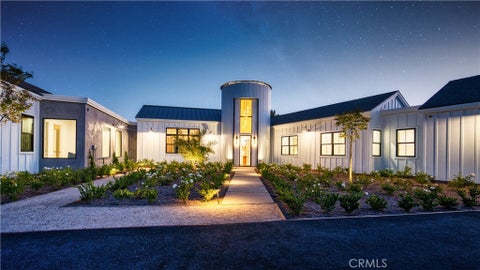 Photo of 39241 Corte Venture, Temecula, CA 92592 (MLS # SW25274536)
