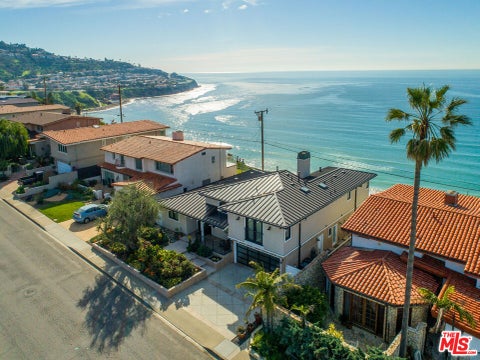 Photo of 517 Paseo De La Playa, Redondo Beach, CA 90277 (MLS # 26839983)