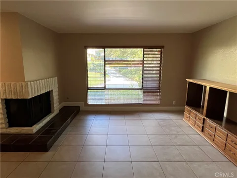MLS: RS26204377