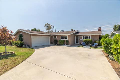 Photo of 211 Orchid Court, Redlands, CA 92373 (MLS # IG26156810)