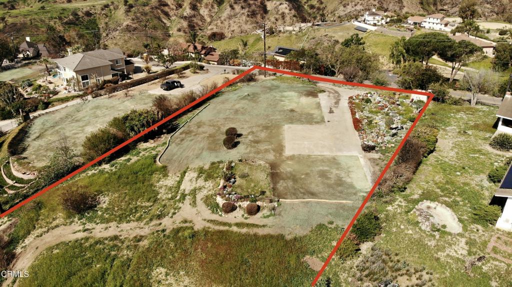 702 W Highland Drive