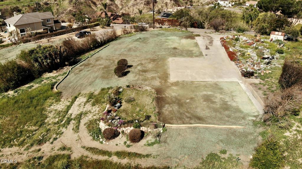 702 W Highland Drive