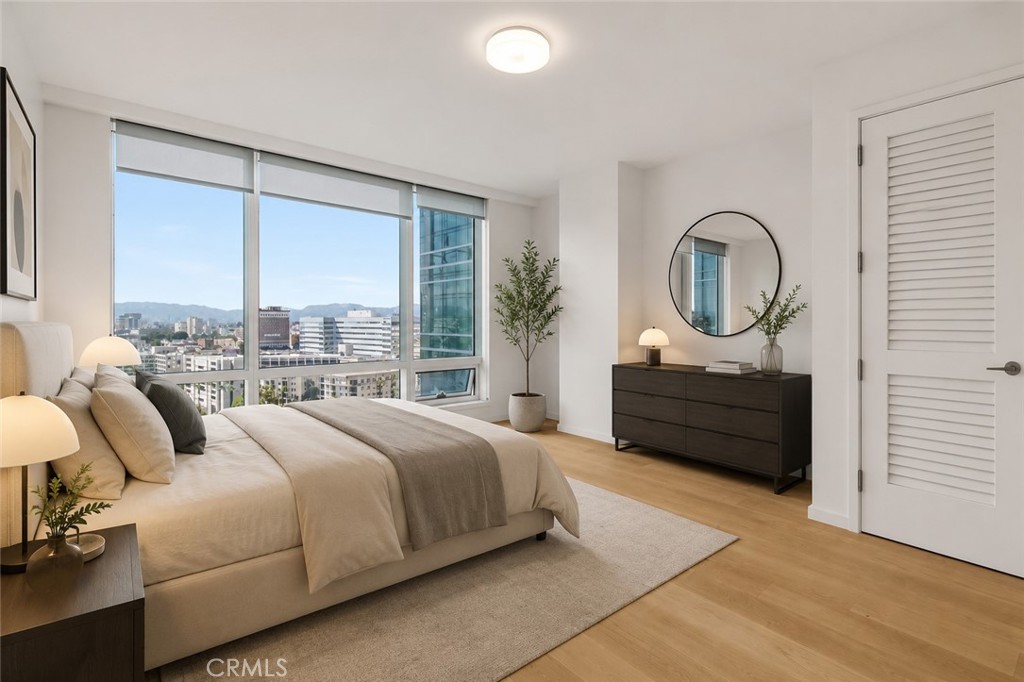 877 Francisco Street 1818