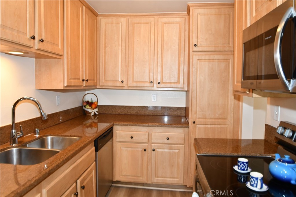 6542 Ocean Crest Drive B114