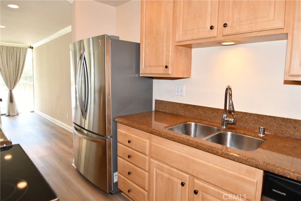 6542 Ocean Crest Drive B114