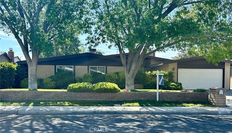 Photo of 44133 28th Street W, Lancaster, CA 93536 (MLS # SR26053613)